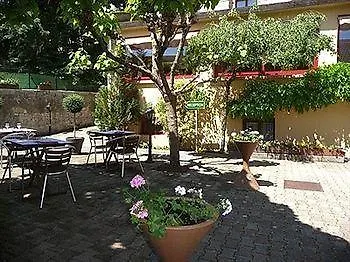 La Terrasse Fleurie, Logis, Et Restaurant Hotel Divonne-les-Bains
